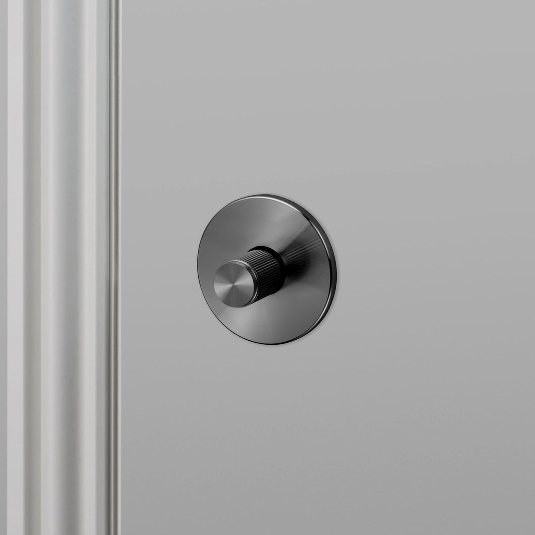 Rozetă cu buton de închidere Lock Linear Gun Metal, Buster+Punch