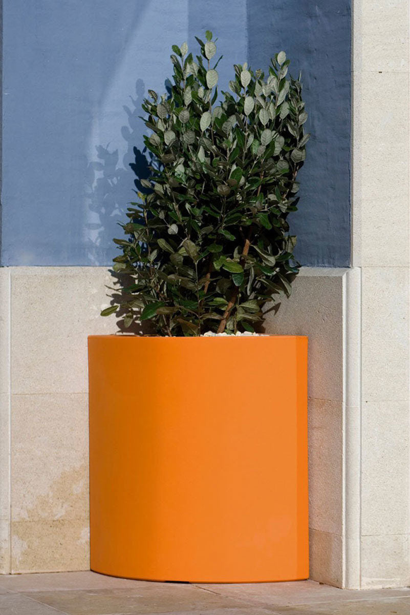 Ghiveci Angular, Studio Vondom