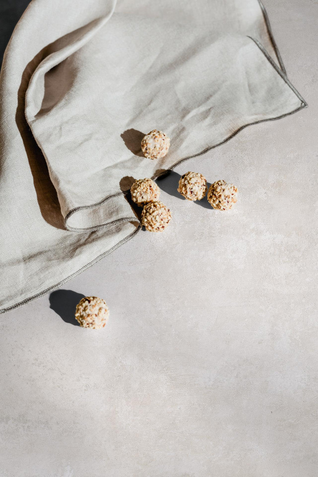 Gresie White Roots, Ragno