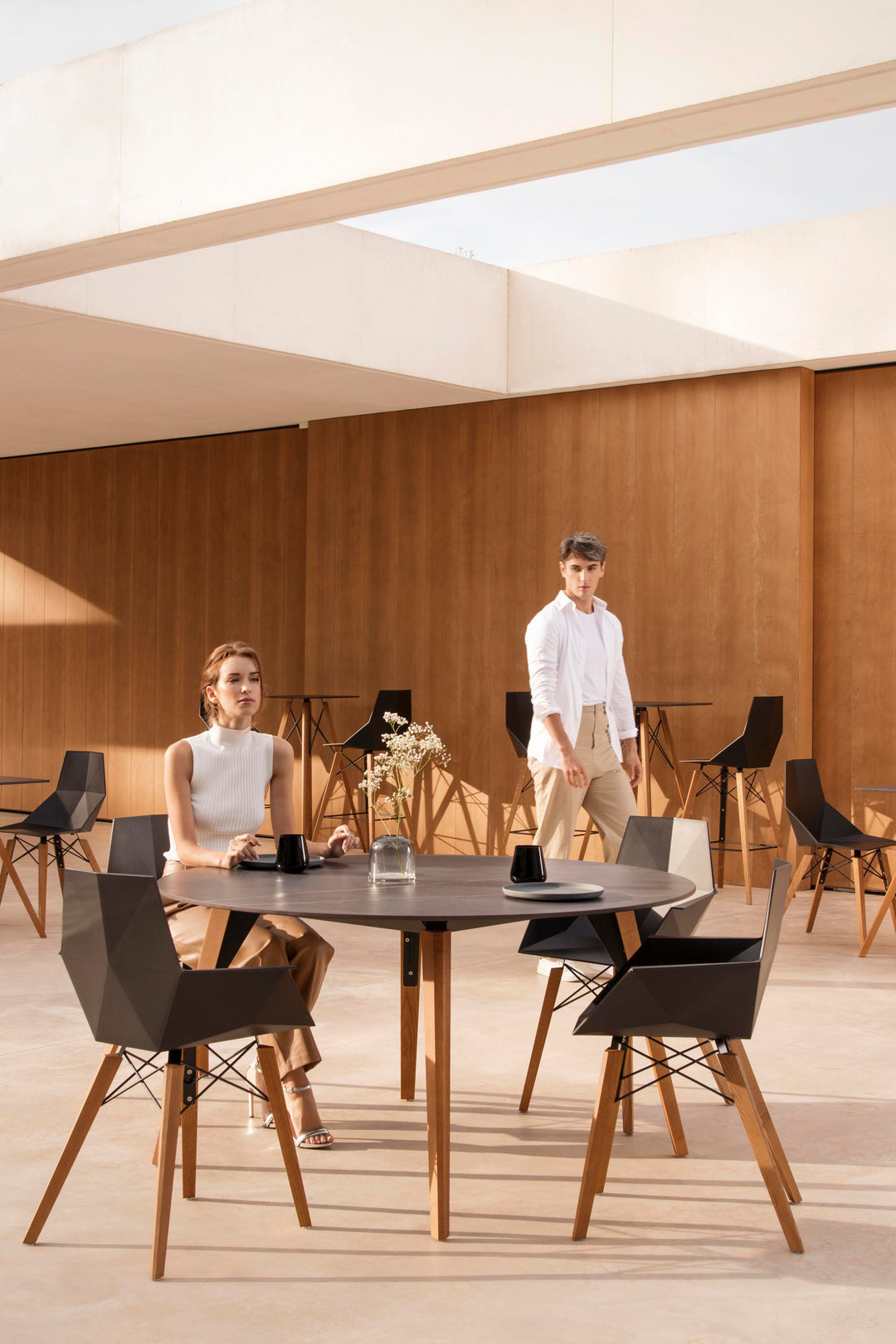 Scaun lemn cu brațe tejghea Faz Ramón Esteve, Vondom