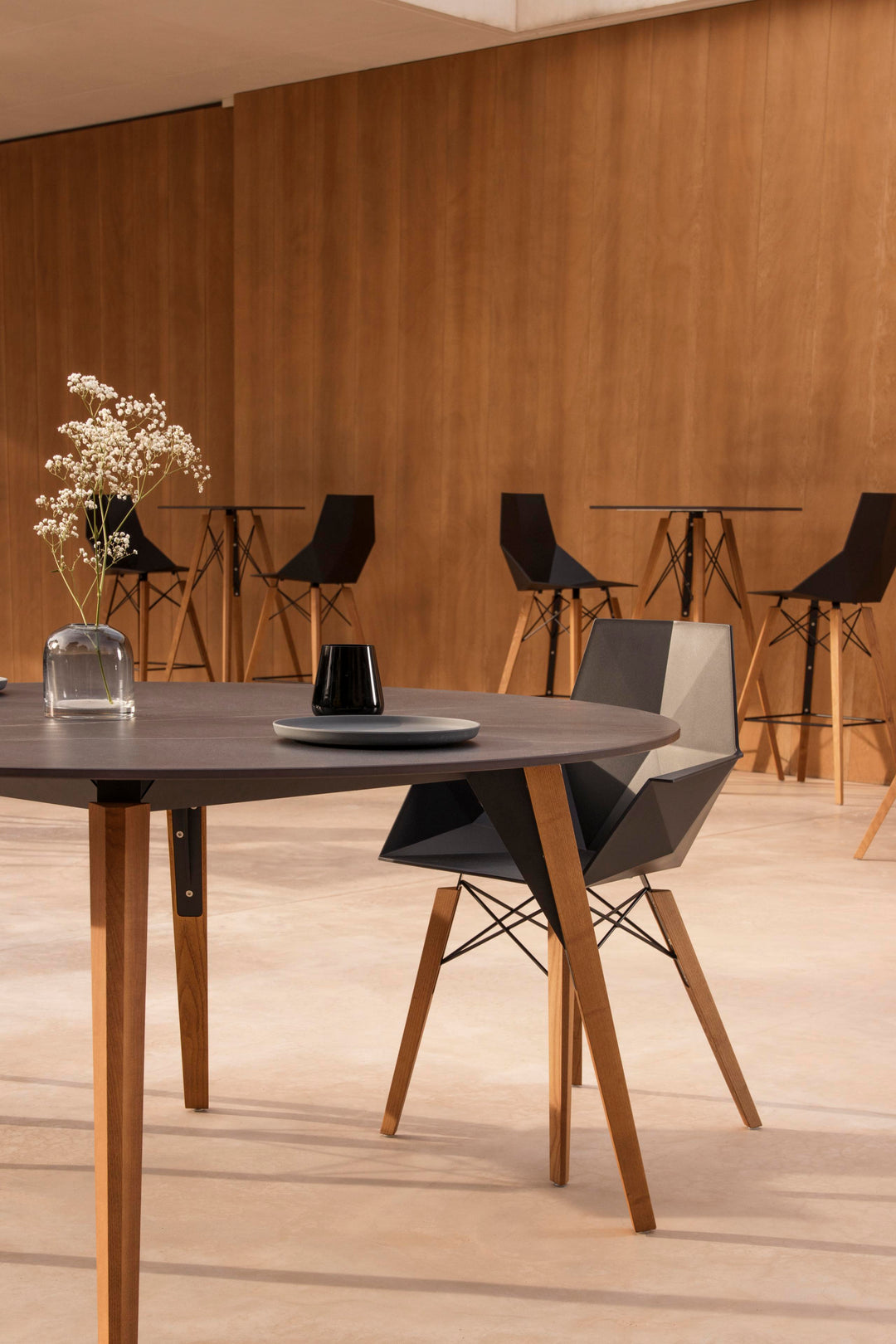 Scaun lemn cu brațe tejghea Faz Ramón Esteve, Vondom