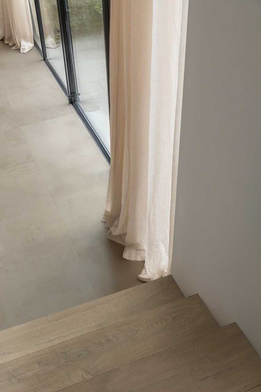 Parchet laminat Muse Ciment cu aspect gri MUS5488 8/32 AC4, Quick Step