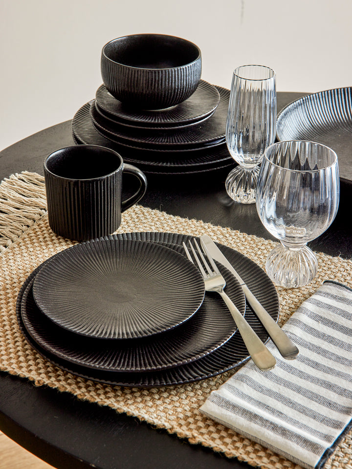 Farfurie Ceramică Neagră Cu Glazură Strălucitoare Bloomingville - Imagine 5