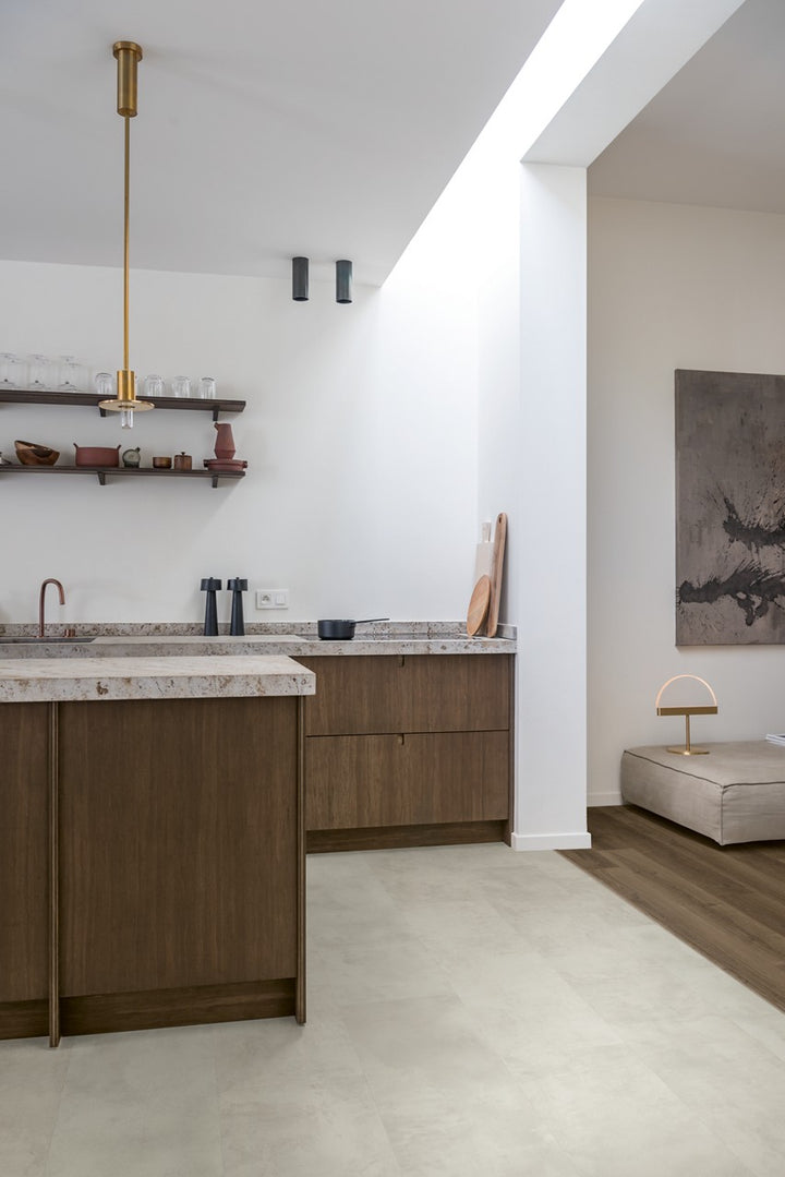 Parchet laminat Muse Ciment cu aspect gri MUS5488 8/32 AC4, Quick Step