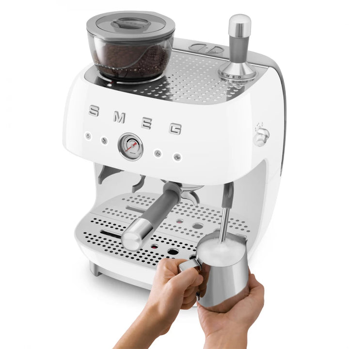 Espressor manual alb 50's Style, EGF03WHEU, Smeg