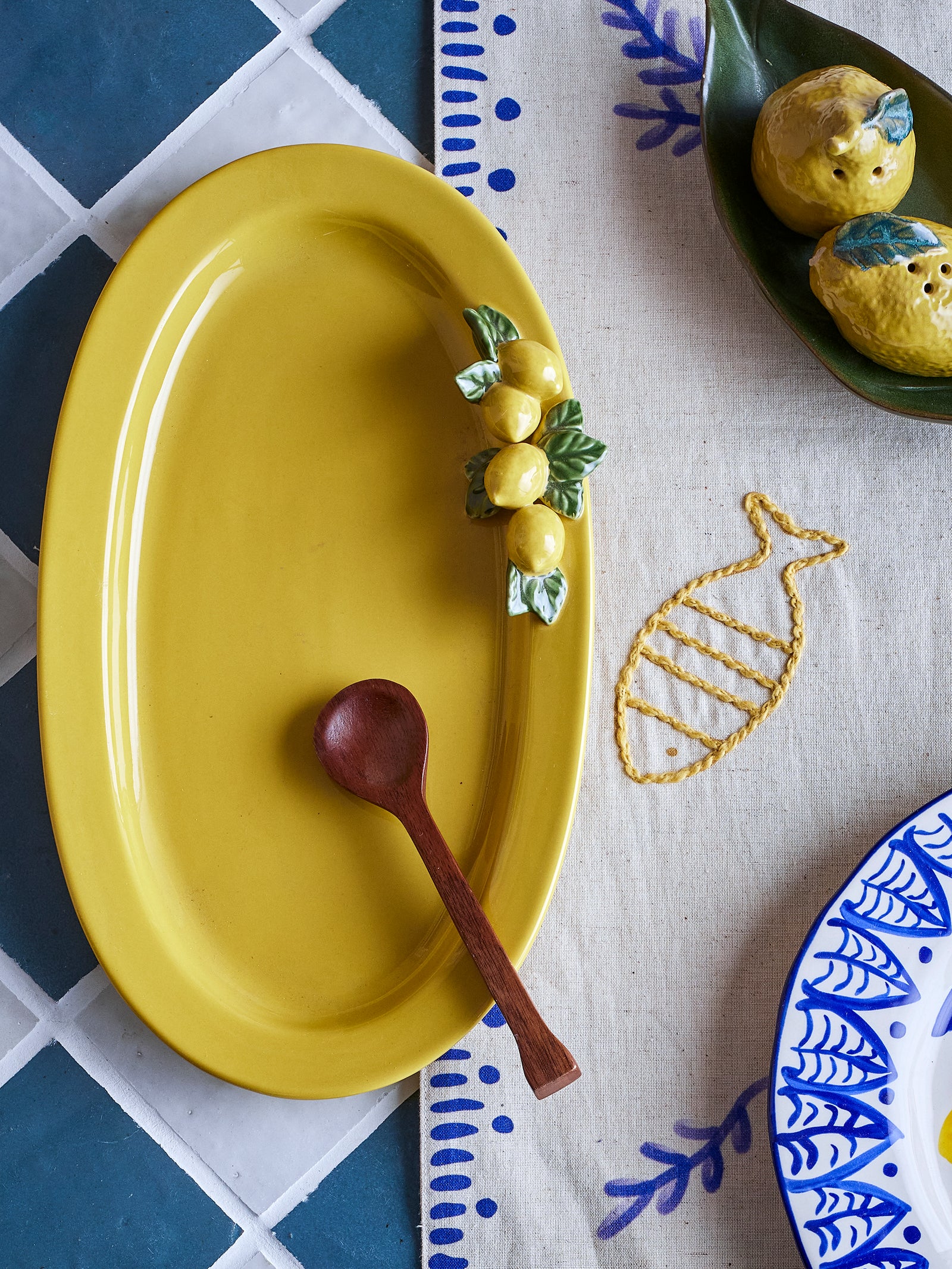Platou Servire Ceramică Galbenă Bloomingville - Imagine 4