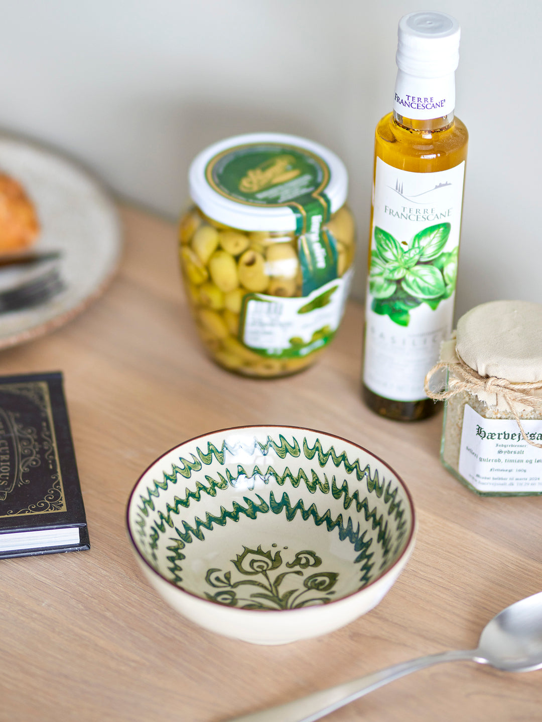 Bol Ceramic Verde Decorat Manual Bloomingville - Imagine 4