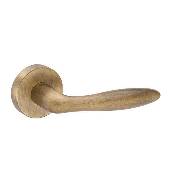 Maner usa bronz antichizat, 1908, Tupai