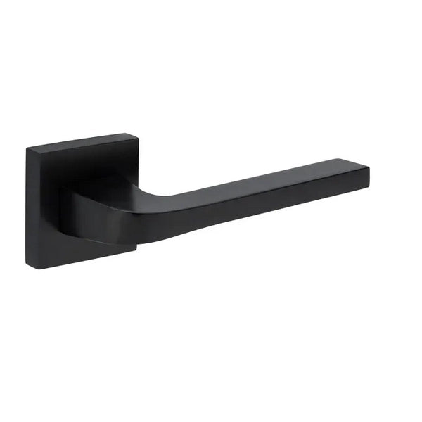 Maner usa negru, 3097 Q, Tupai