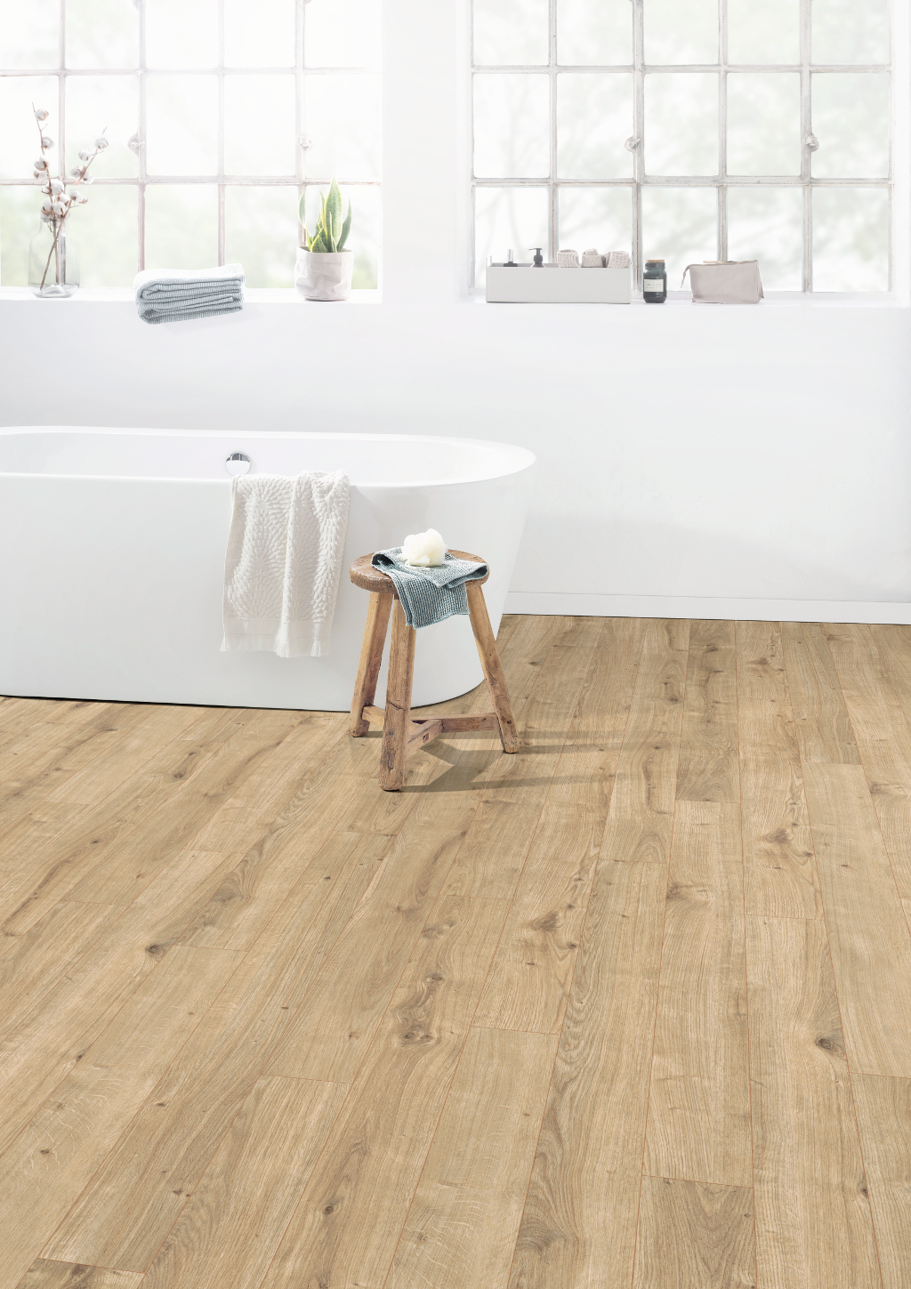 Parchet laminat EGGER EL2102 Stejar Dunnington deschis 8 mm