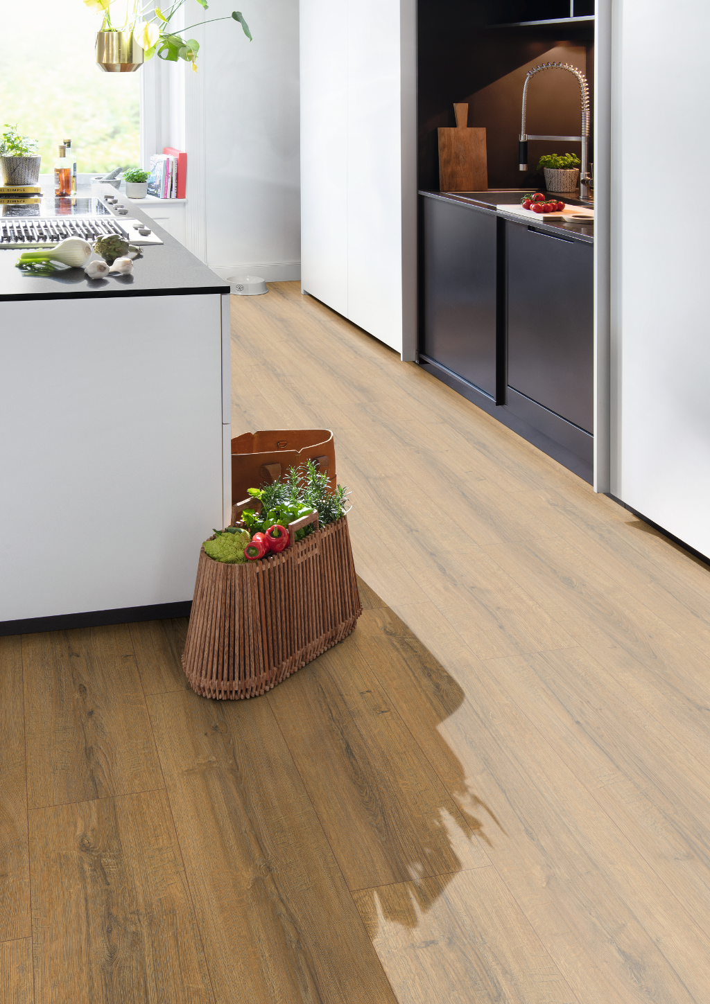 Parchet laminat EGGER EL2402AQ Stejar Sherman maro cognac 8 mm