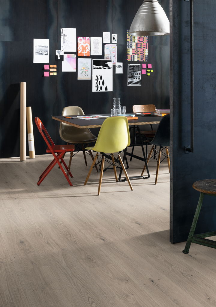 Parchet laminat EGGER EL2184 Stejar Treviso gri 8 mm