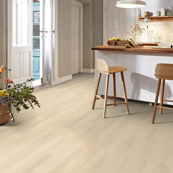 Parchet Stratificat Frasin White Andante, 14mm 3-Strip, Boen