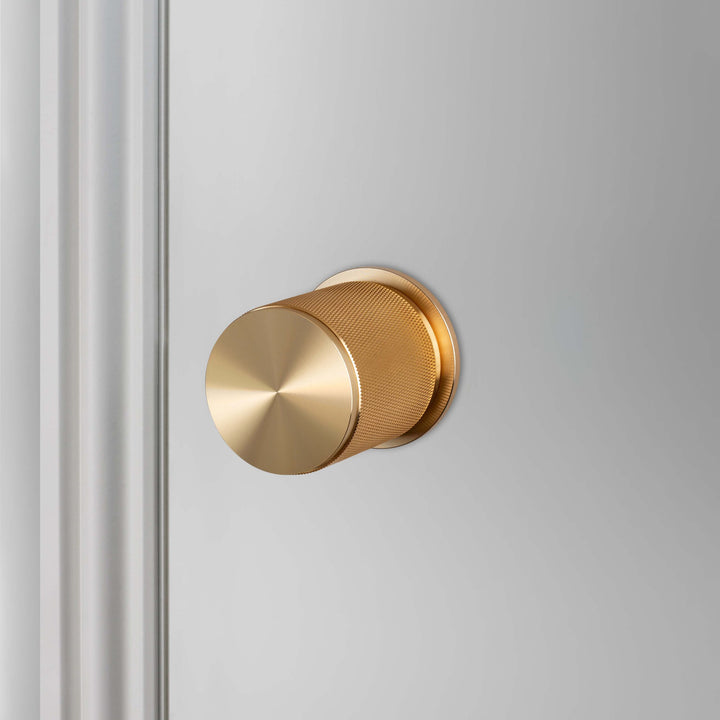 Mâner rotund ușă interior Cross Brass, Buster+Punch