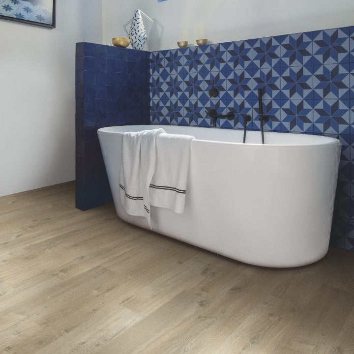 Parchet laminat Impressive Ultra Stejar Soft Maro Deschis IMU3557 12/33 AC5, Quick Step